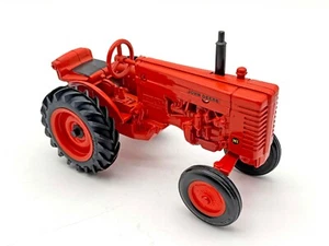 1/16 John Deere 1947 Model MI OrangeTractor - Picture 1 of 2