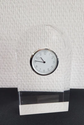 Design Tischuhr Uhr Plexiglas /Acrylglas 70er 80er Jahre vintage - Bild 1 von 4