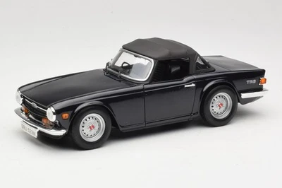 7898 Triumph TR6 Convertible Green Britain Collectibles 1:18 - Immagine 1 di 4