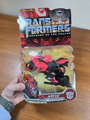 Figura de acción Transformers Revenge of the Fallen Deluxe Class Arcee NUEVA 2009 Foto 1 de 4