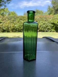 GREEN 6 PANELLED POISON BOTTLE NEAT OLD BOTTLE - Picture 1 of 4