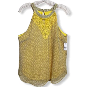 New York & Company Yellow Gold Womens Tank Top Crochet Trim Sz Medium NWT - Picture 1 of 3
