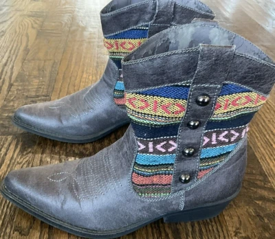 Madden Girl Gray Western Block Heel Boots Pull On Aztec Women's US Size 8.5 M - Image 1 of 4