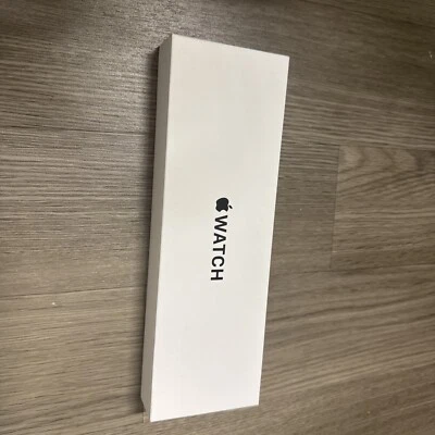 Apple Watch SE 2nd Gen 40mm GPS Starlight Case w Sport Band S/M MXEF3LL/A 2024 - Image 1 of 4