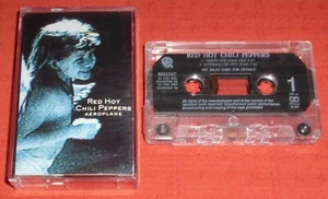 RED HOT CHILI PEPPERS - UK CASSETTE TAPE SINGLE - AEROPLANE - Picture 1 of 4