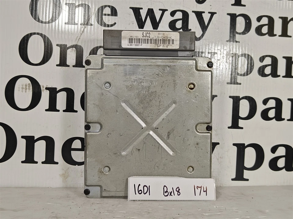 1L8U12A650HC Mazda Tribute 2001 блок управления двигателем модуль ECU 16D1 174 B18 - Изображение 1 из 4