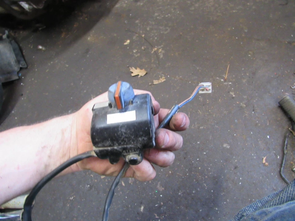 Yamaha XS650 1980 especial interruptor derecho encendido apagado arranque Foto 1 de 1