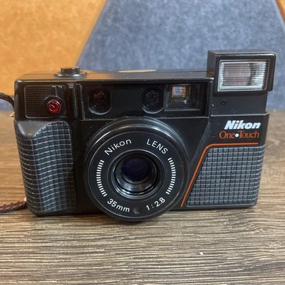 Cámara fotográfica Nikon One Touch 35 mm 1:2,8 puntos. Probado, ver descripción Foto 1 de 4