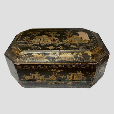 Antique Sewing box in black and gold lacquer Cover
