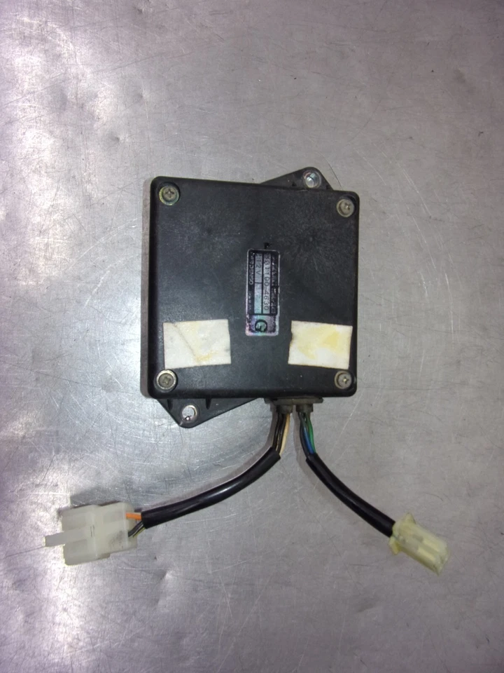 982 B SUZUKI INTRUDER VS 700 1986 OEM COMPUTER CDI Foto 1 de 4