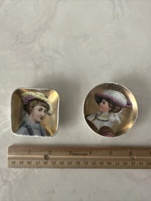 Lote De 2 Antiguas Alfombrillas De Mantequilla Victorianas-Retrato Pintado A Mano Dama Damas Años 1900 Foto 1 de 4