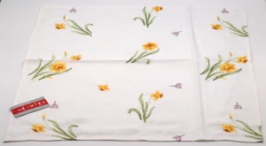 Tischdecke Mitteldecke 60 x 60 cm bestickt Narzissen Narcissus Hossner Heimtex - Bild 1 von 2