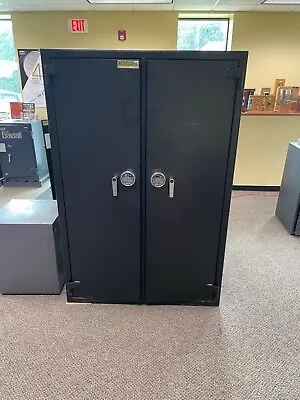 Huge Double Door Safe or Vault - Retail Inventory Control - Image 1 of 4