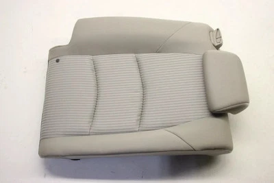 Nuevo asiento de tela trasero superior derecho exterior arena Mazda 2014-2018 Mazda3 3 sedán OEM Foto 1 de 2
