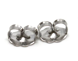 Par de pendientes de mariposa con respaldo más cerrado en oro blanco macizo de 14 k mediano 6x5 mm - Imagen 1 de 5