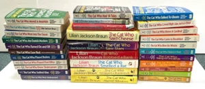 THE CAT WHO Near-Complete Series Lilian Jackson Braun 31 Book Lot #2-29++ PB HC - Picture 1 of 10