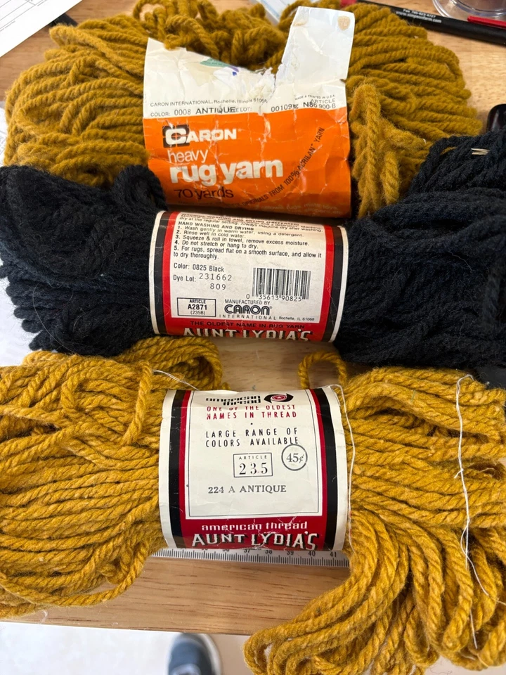 3 madejas de hilo artesanal y alfombra, tía Lydia's 224 antiguo, 825 negro, Caron 0008 A Foto 1 de 1