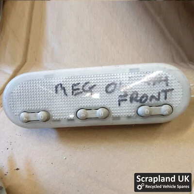 Luz de cortesía interior delantera RENAULT MEGANE Mk2 2002-2008 8200073234 Foto 1 de 3