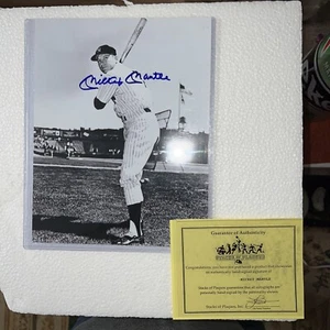 Mickey Mantle Signed 8x10 Photo Yankees Autograph With COA - Picture 1 of 6