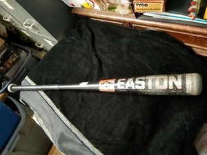 Easton Magnum CB5 2-1/4"" diámetro 33"" 30 oz. Bate de aluminio de agarre delgado hecho en EE. UU. - Imagen 1 de 8