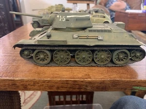 1/35 Soviet T-34 Tank Model For Parts & Repair - Bild 1 von 7