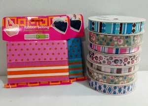 Grobkornband & Gürtel Neu aus altem Lagerbestand 7 Rollen Band 2 Stück Gürtel Pastelltöne Rosa Blau - Bild 1 von 7
