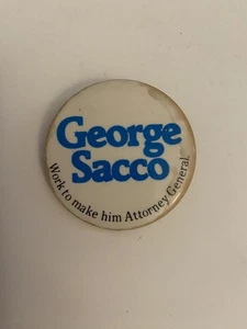 George Sacco Fiscal General Pin Botón Trasero P84 - Imagen 1 de 3