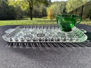 Bandeja de vidrio transparente Anchor Hocking Colonial Lady con taza verde bosque muy buen estado - Imagen 1 de 14
