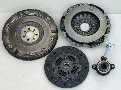 Renault Clio III 1.5 dCi 63kW Kupplungssatz Schwungscheibe Schwungrad 8200515155 - Bild 1 von 4