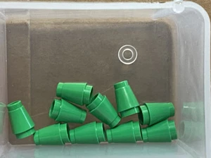 Piezas LEGO - Cono Verde Brillante 1 x 1 con Ranura Superior - No 4589b - Cantidad 10 - Imagen 1 de 1
