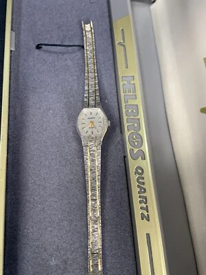 Reloj Mujer HELBROS V238 Cuarzo S Elegante Tono Dorado y Plata Batería Nueva De Colección Foto 1 de 4