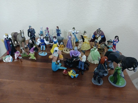 34 Disney Pixar PVC Plastic Figurines Cake Toppers Figures Play sets Huge Lot Cover