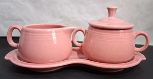 Fiestaware Milchkännchen & Zuckerdose mit Deckel und Tablett rosa rose 50er Jahre Fiesta - Bild 1 von 12