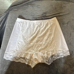 Women's Lark Girdle Sz 16 White  Front Panel Stitching Stretch Nylon - Picture 1 of 8