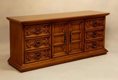 Drexel Velero Mediados Siglo XX Estilo Español Triple Cómoda con Espejo Foto 1 de 3