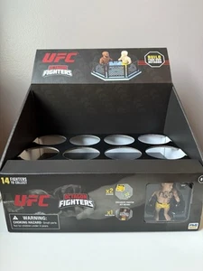 UFC OCTAGON FIGHTERS 2025 CAJA DE EXHIBICIÓN SOLO CON FIGURA DE CHARLES EN EL FRENTE - Imagen 1 de 7