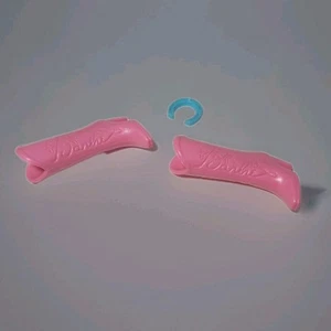 Barbie Muñeca Rosa Botas Vaqueras Firma Cursiva Escritura Western Zapatos De Colección - Imagen 1 de 3