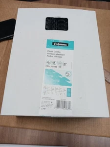 Fellowes Plastic Combs 3/4" holds up to 150pg 1ct black CRC52509 - Picture 1 of 4