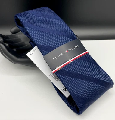 Corbata Tommy Hilfiger para hombre mezcla de seda ~ azul ~ rayas sutiles ~ precio de venta sugerido por el fabricante: nueva $69.50 Foto 1 de 3