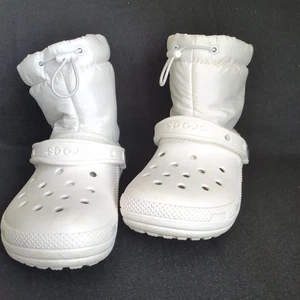 Crocs Classic Neo Puff Botas Mujer’s 6 Forradas Blanco 206630 - Imagen 1 de 9
