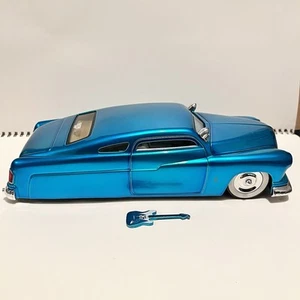 Jada Toys Kustom Kings - 1951 Mercury Hard Top mit Gitarre Maßstab 1:18 - RAR - Bild 1 von 11