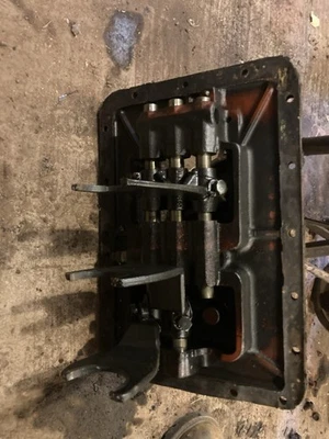 Eaton / Fuller Rto 9513 13 Speed  F shift cover free shp Lwr 48 Us READ DESC! - Image 1 of 2