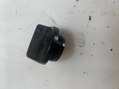 08-10 Kawasaki Ninja ZX10r Oil Filler Cap Oil Cap - Image 1 of 2