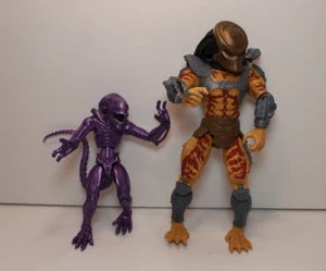 Alien 4" und Predator 6" Actionfiguren in gutem Zustand!! (siehe Fotos) - Bild 1 von 5