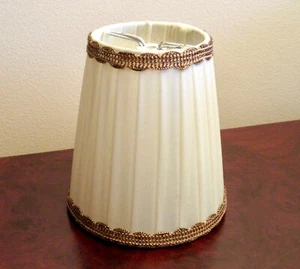 1-Vintage Old World CREME SILK PLEATED CLIP-ON MINI SHADE (for Wall Sconce)- GUC - Picture 1 of 4