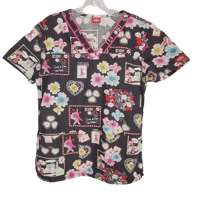 Blusa Médica Dickies Para Mujer Pequeña Negra Cuello en V Floral Rosa Cinta Caner Awareness09 Foto 1 de 4