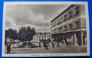 CARTOLINA D'EPOCA CATANZARO GRANDE ALBERGO MODERNO VIAGGIATA TIMBRI + BOLLI 1949 - Bild 1 von 2