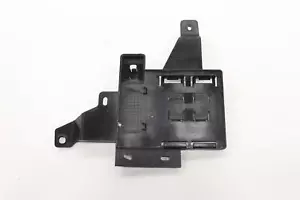 2020-2025 BUICK ENCORE GX TRANSMISSION CONTROL MODULE MOUNT BRACKET OEM 60008843 - Foto 1 di 12