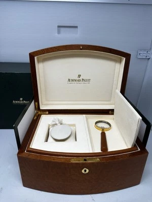 Caja Reloj Audemars Piguet Caja Madera Con Lupa Llave y Caja SIN RELOJ Foto 1 de 4