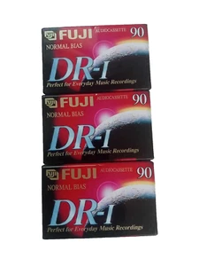 Paquete de 3 cintas de casete de audio en blanco Fuji DR-I 90 minutos sesgo normal nuevas selladas - Imagen 1 de 3